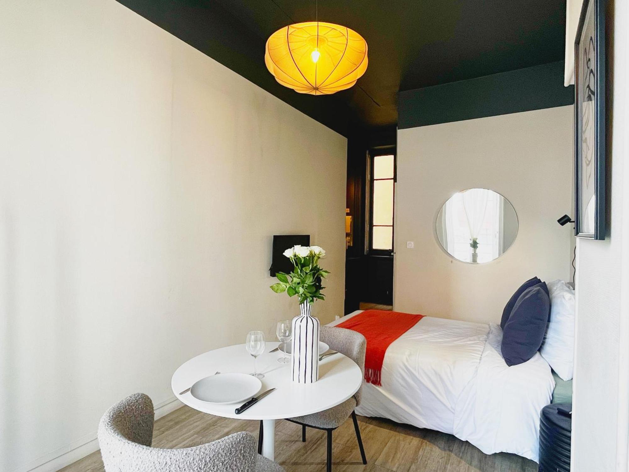 Suite Opium Lyon Exterior photo