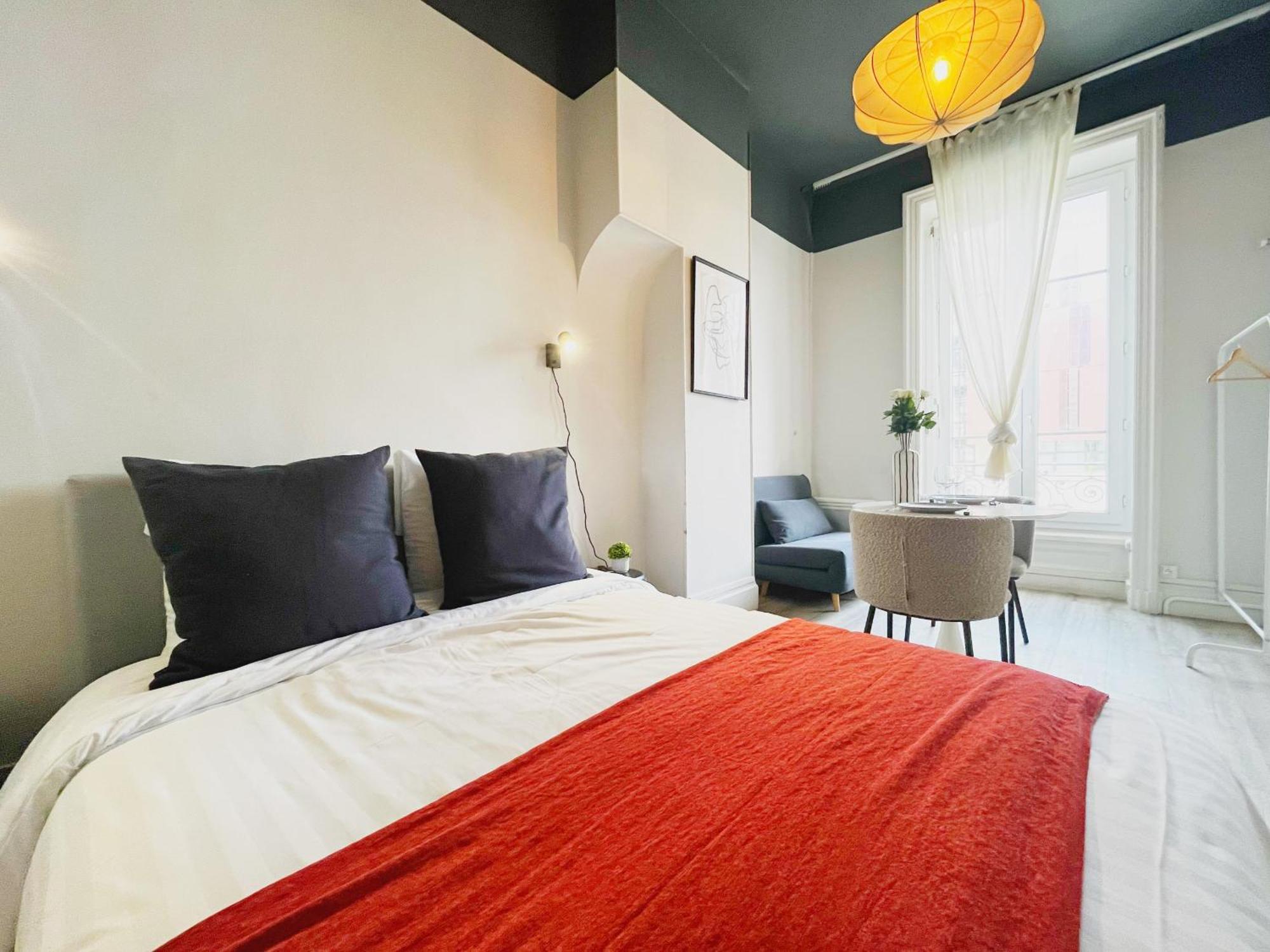Suite Opium Lyon Exterior photo