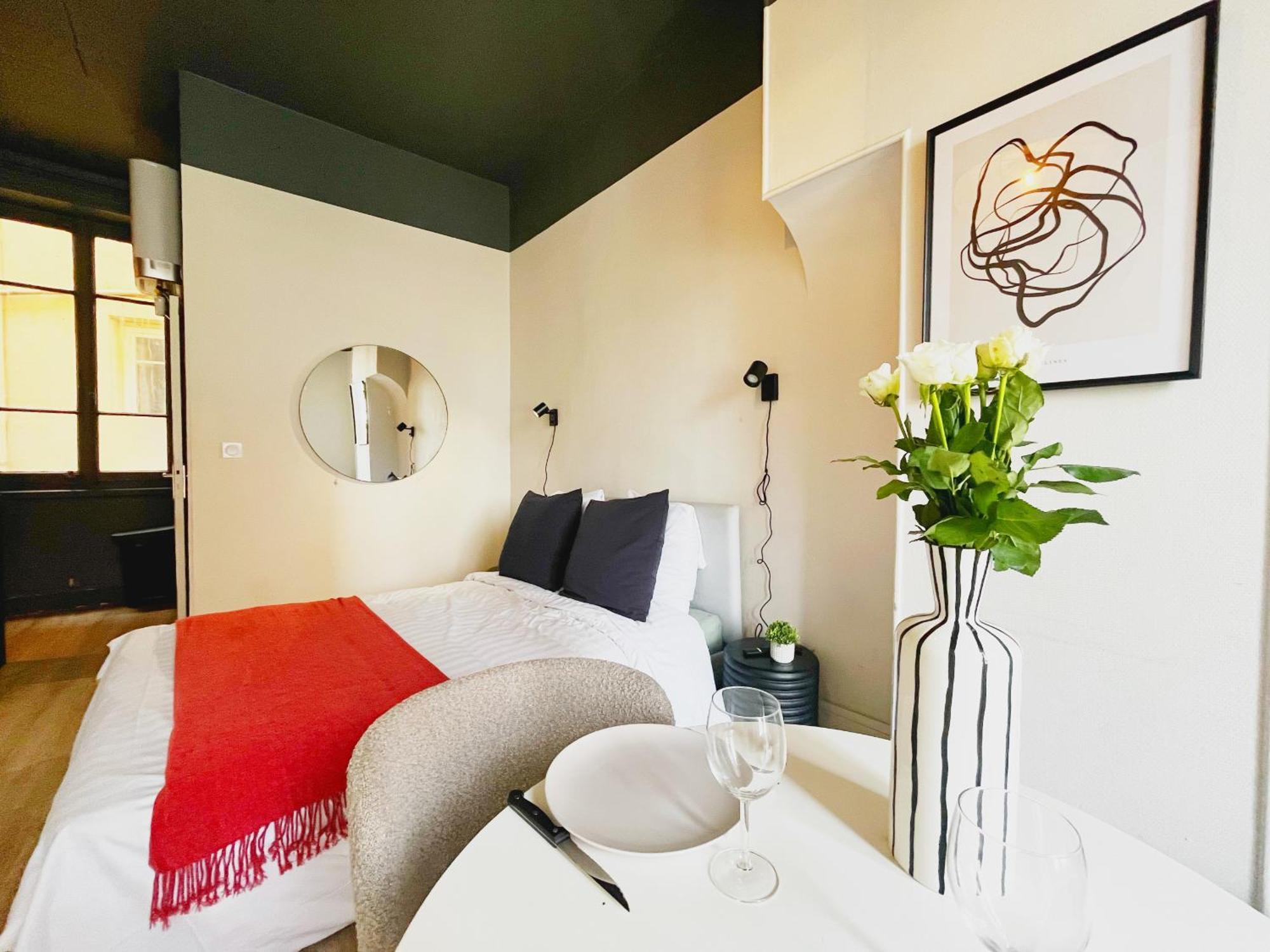 Suite Opium Lyon Exterior photo