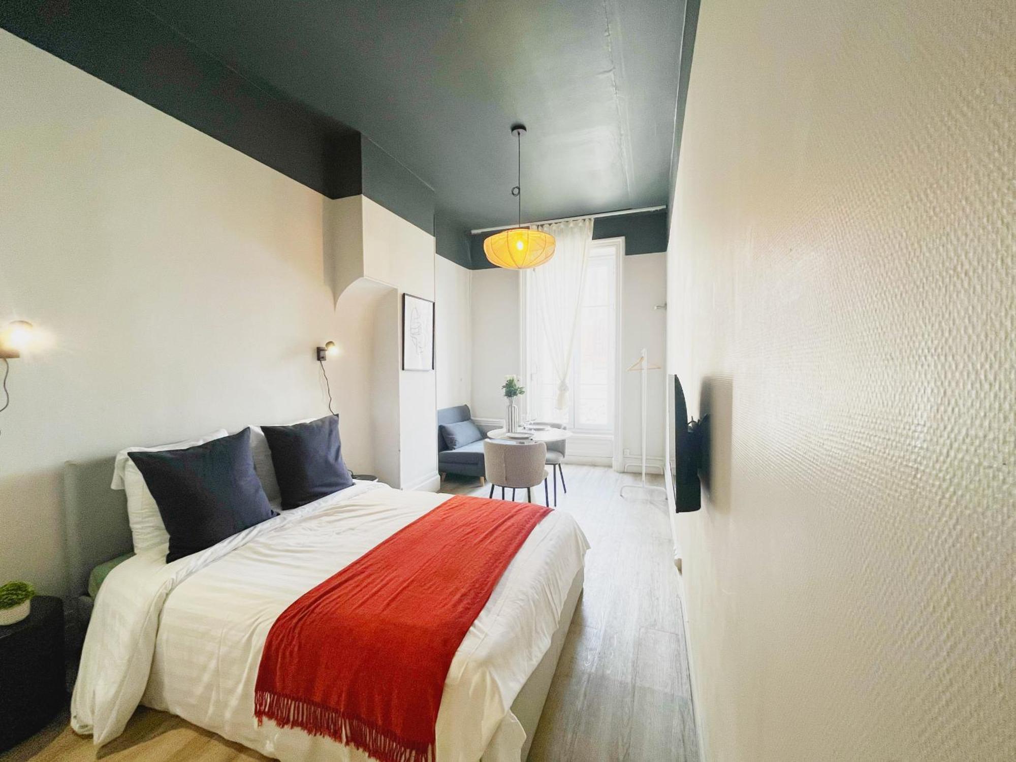 Suite Opium Lyon Exterior photo